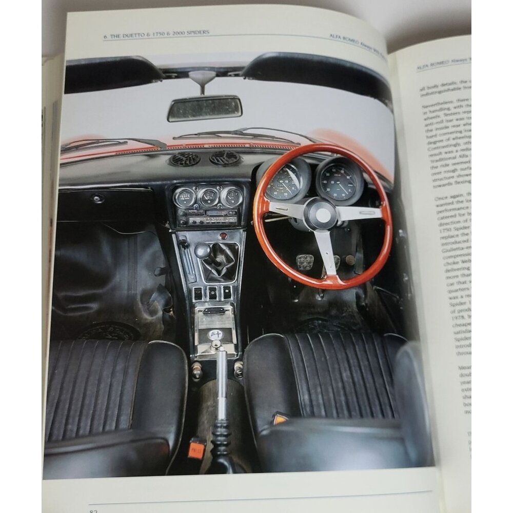 Alfa Romeo: Always with Passion (Haynes Classic Makes Series) David Owen - Picture 5 of 8